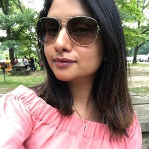 Meet your Posher, Shruti